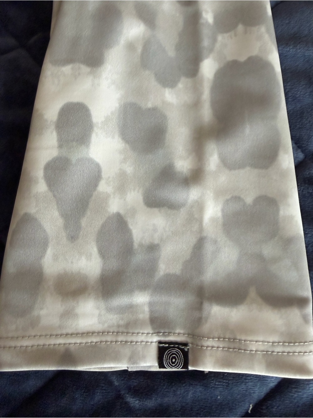 Onzie light Gray Camo Capri Leggings S/M - Picture 6 of 8